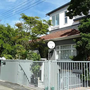 4 On Highworth And Apartment Cape Town